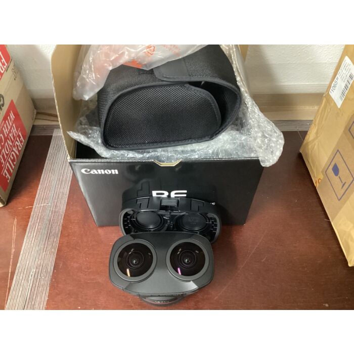 5554c002-1.jpg Canon - RF 5.2mm f2.8L Dual Fisheye 3D VR Lens - Open Box - Image 1